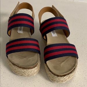 Steve Madden sandals as 6